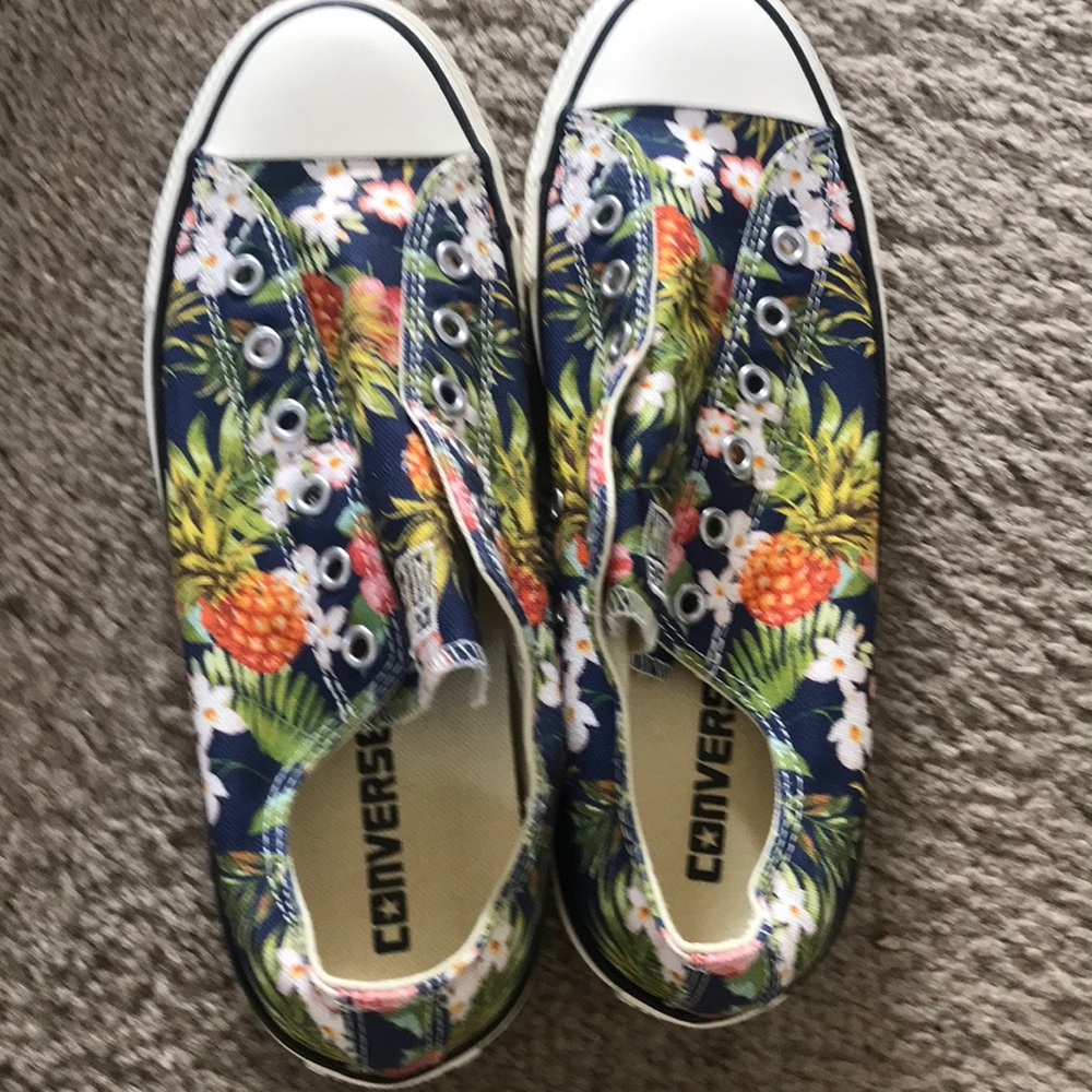 BNEW converse with box